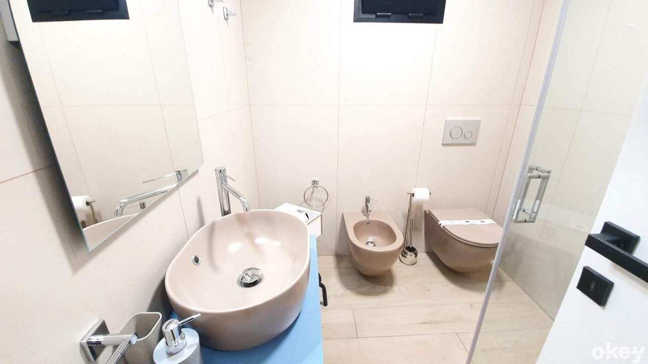 Dimora Beluga - Bari Centro Hotel Luaran gambar