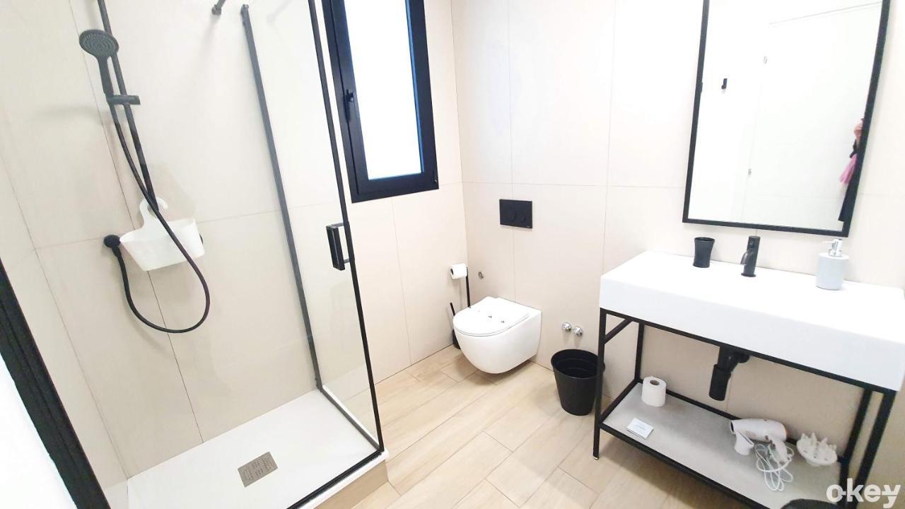 Dimora Beluga - Bari Centro Hotel Luaran gambar