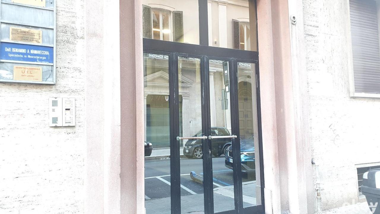 Dimora Beluga - Bari Centro Hotel Luaran gambar