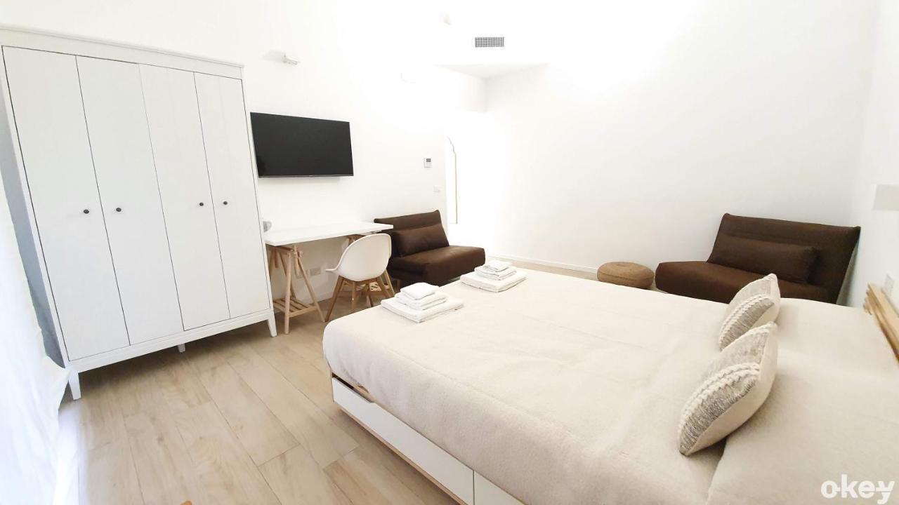 Dimora Beluga - Bari Centro Hotel Luaran gambar